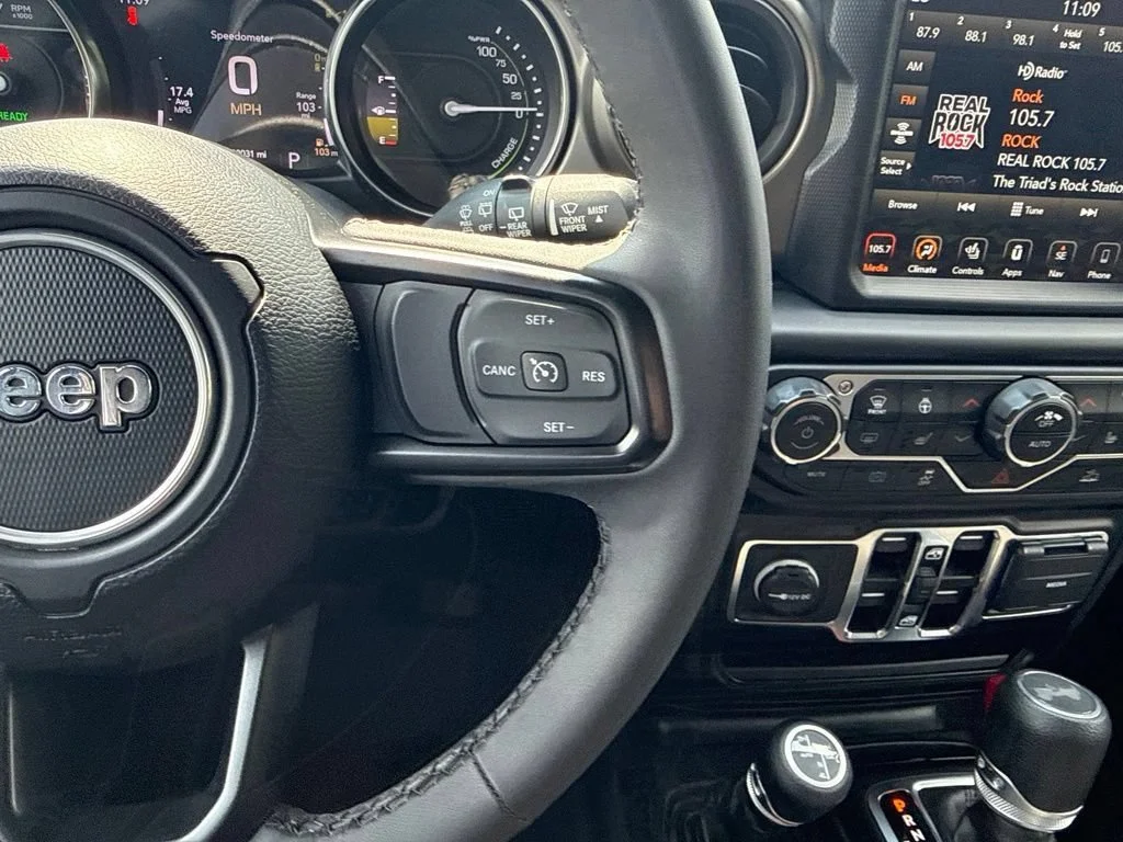 Used 2023 Black Jeep  image 15