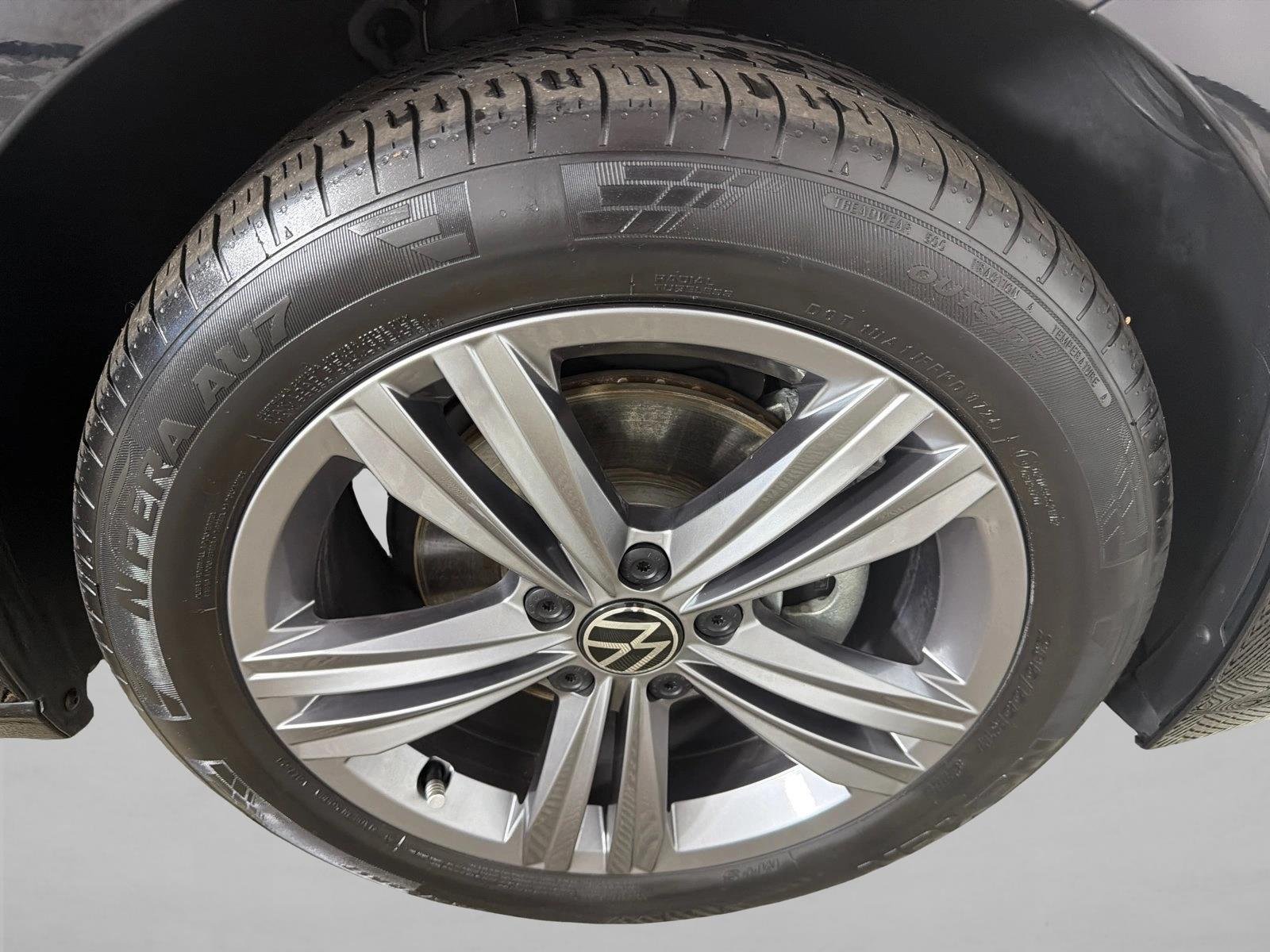 Used 2024 Black Volkswagen SE image 12