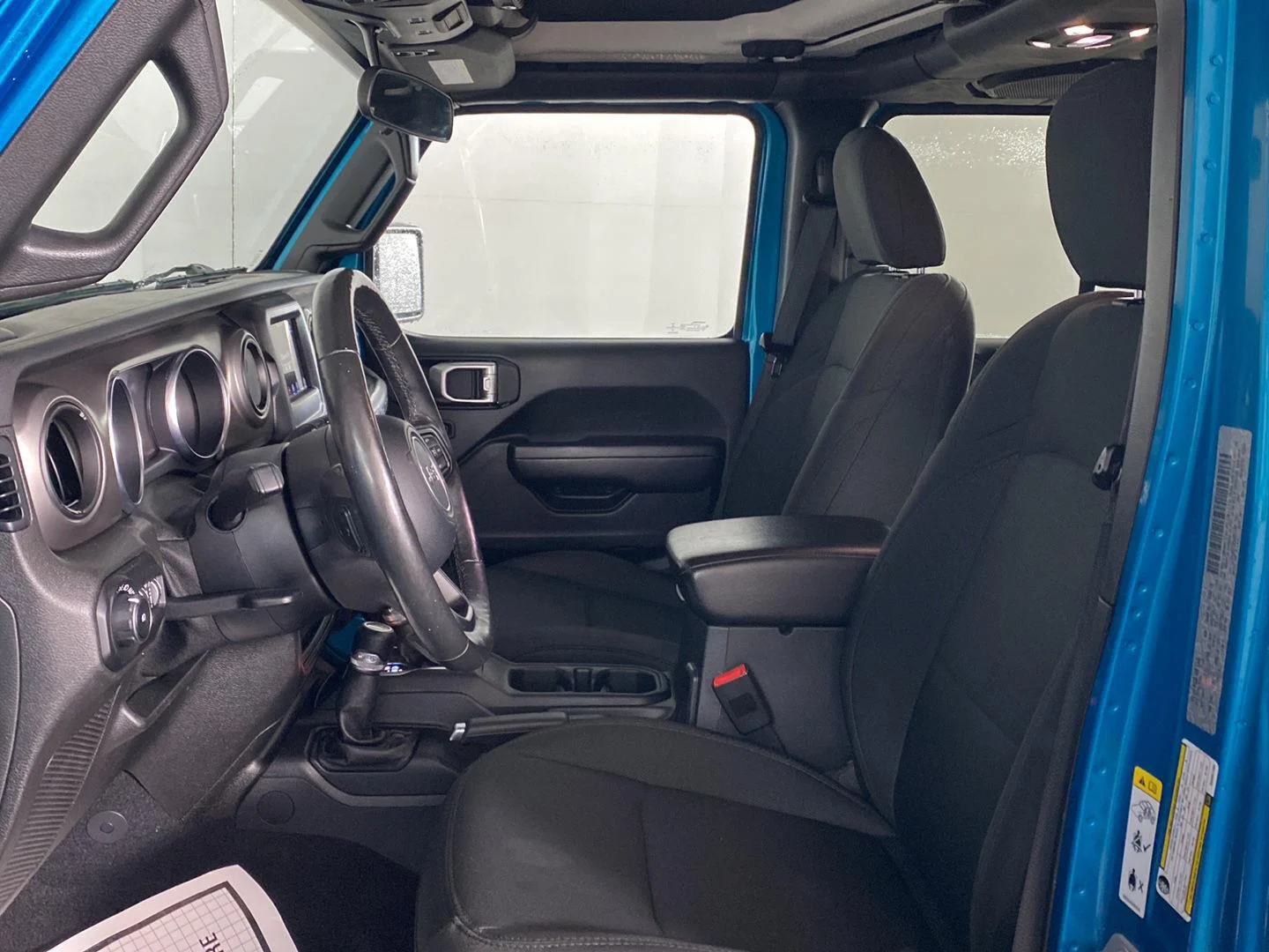 Used 2019 Bikini Pearlcoat Jeep Sport S image 21
