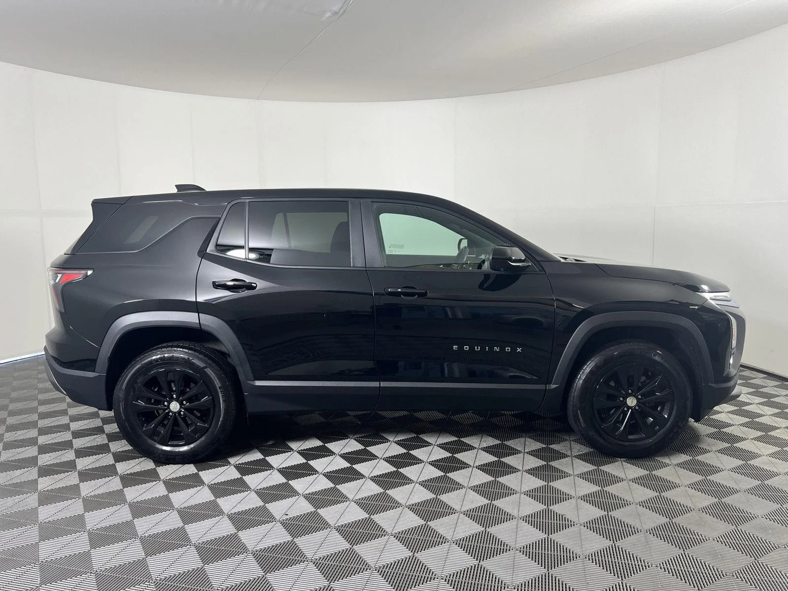 Used 2025 Mosaic Black Metallic Chevrolet LT image 23