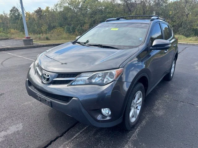 Used 2013 Magnetic Gray Metallic Toyota XLE image 7