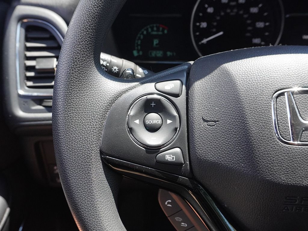 Used 2021 White Honda EX image 38