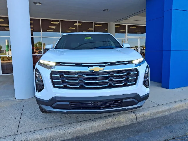 New 2027 White Chevrolet LT image 2