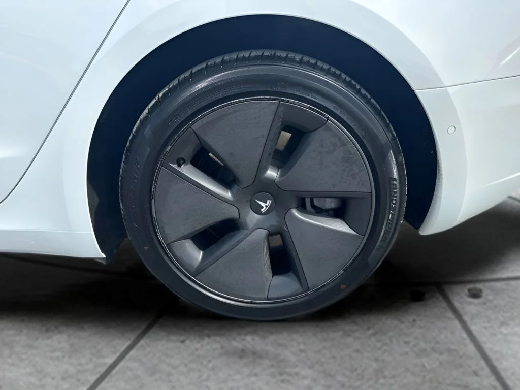 Used 2021 White Tesla Long Range image 35