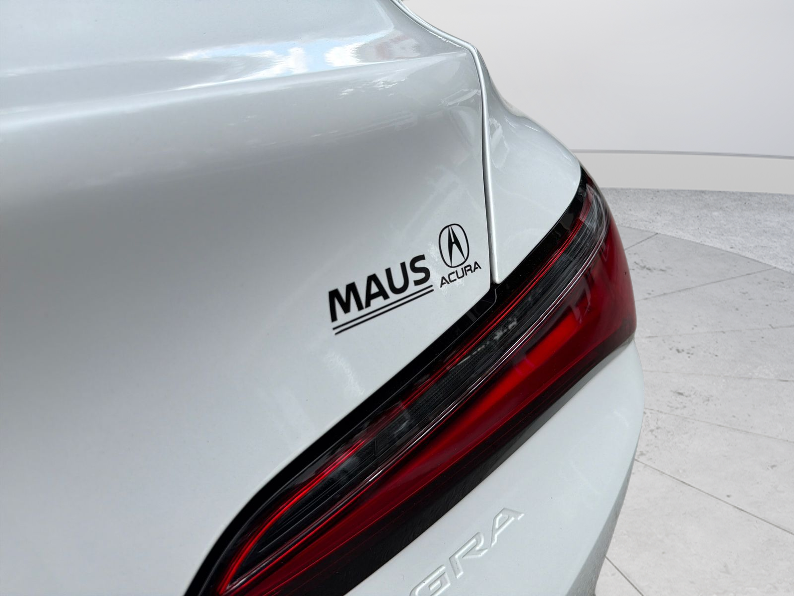 Used 2024 Platinum White Pearl Acura Base image 34