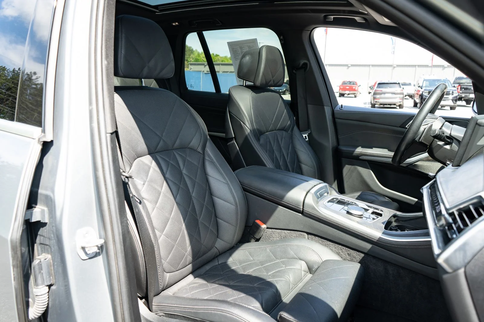 Used 2024 Gray BMW sDrive40i image 23