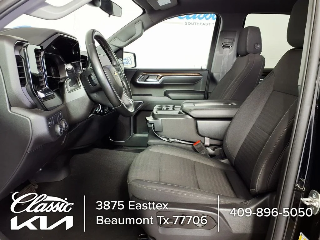 Used 2025 Black Chevrolet LT image 9