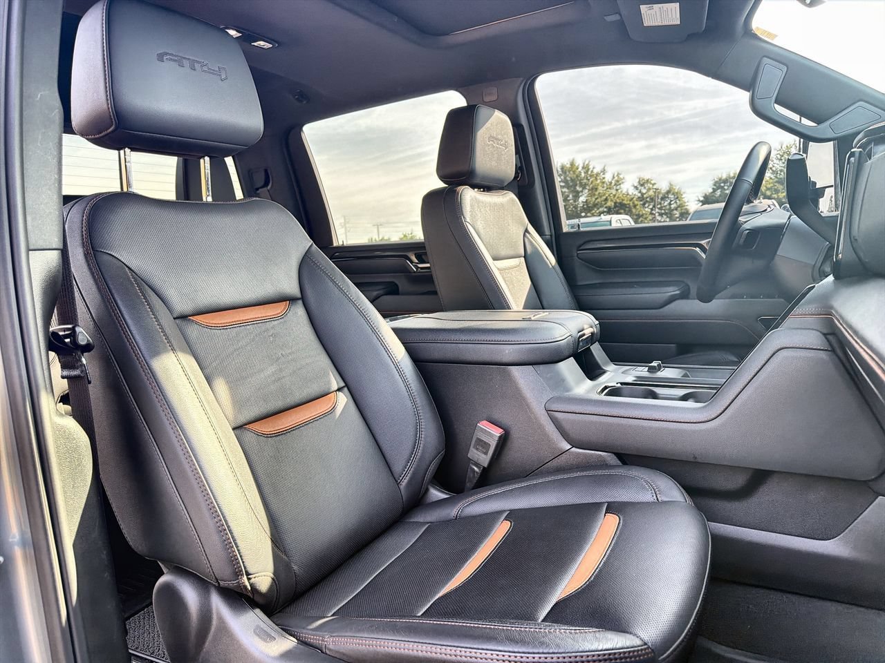 Used 2024 Sterling Metallic GMC AT4 image 23