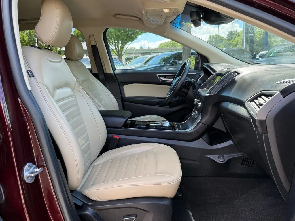 Used 2019 Red Ford SEL image 28