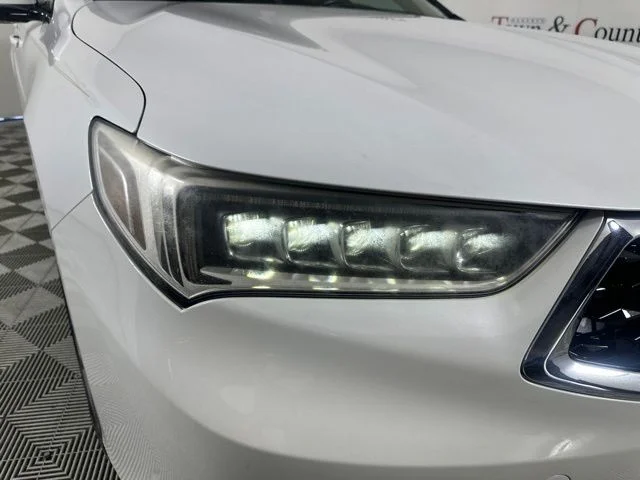 Used 2019  Acura 3.5L Advance Pkg image 4