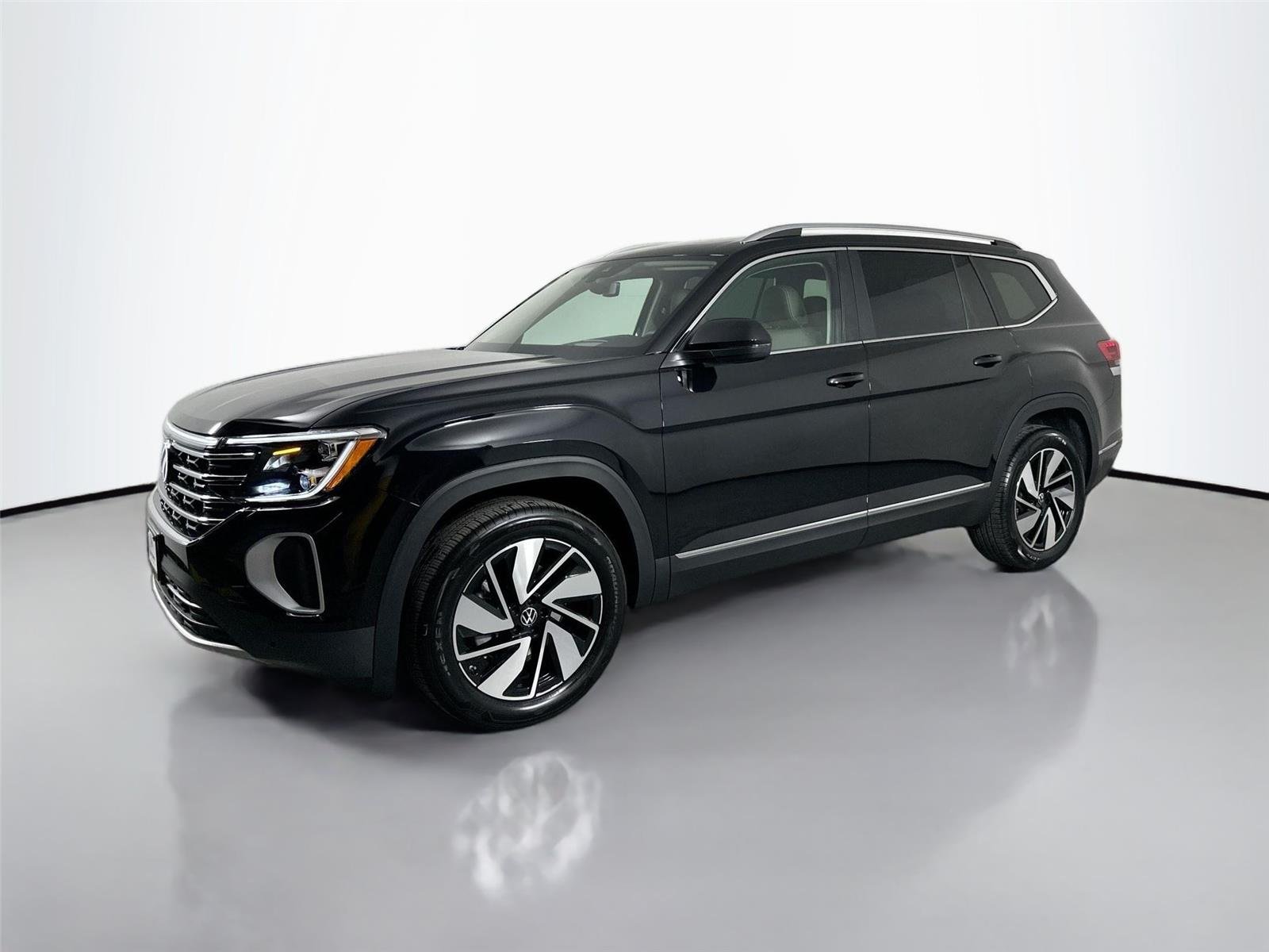 New 2026 Deep Black Pearl Volkswagen 2.0T SEL image 1