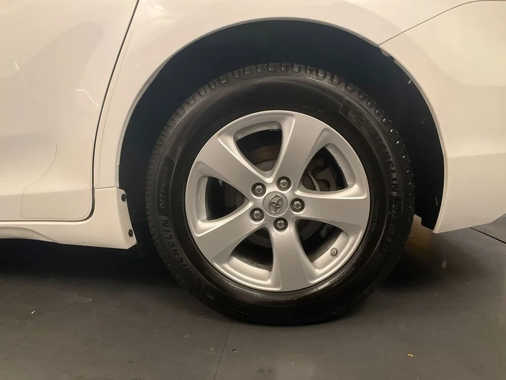 Used 2015 Super White Toyota LE image 25