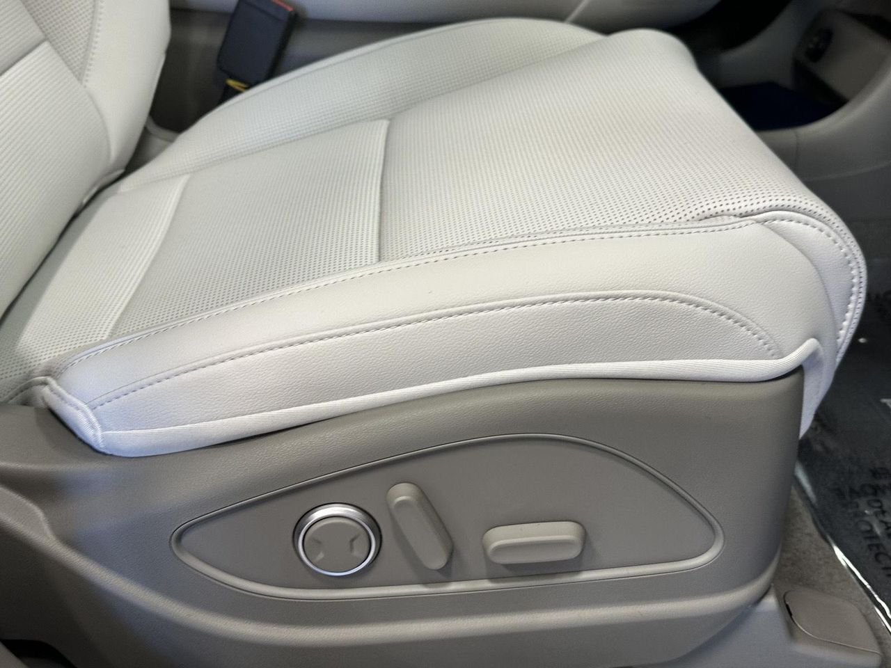 New 2027 Ecotronic Gray Pearl Hyundai Limited 8P image 58
