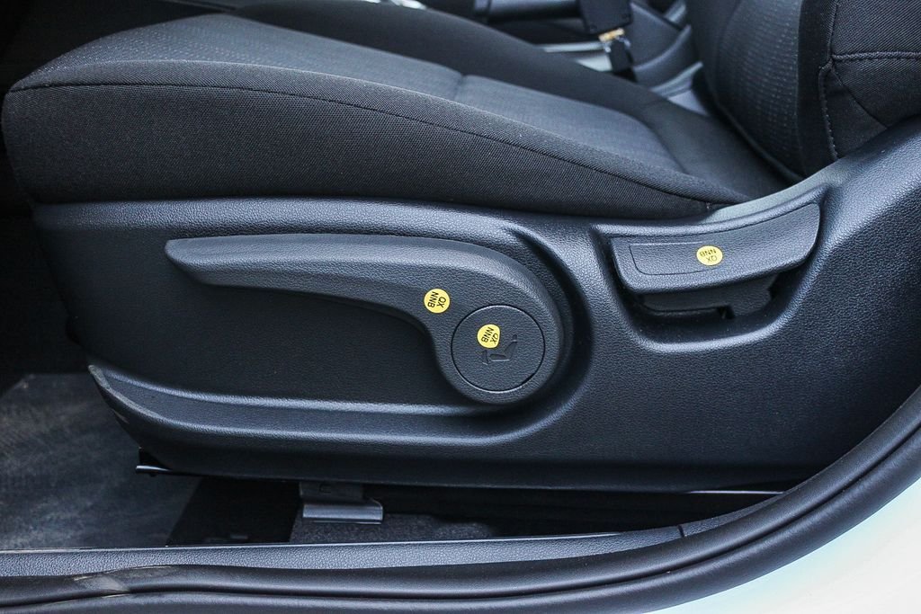 New 2026 White Hyundai SE image 21