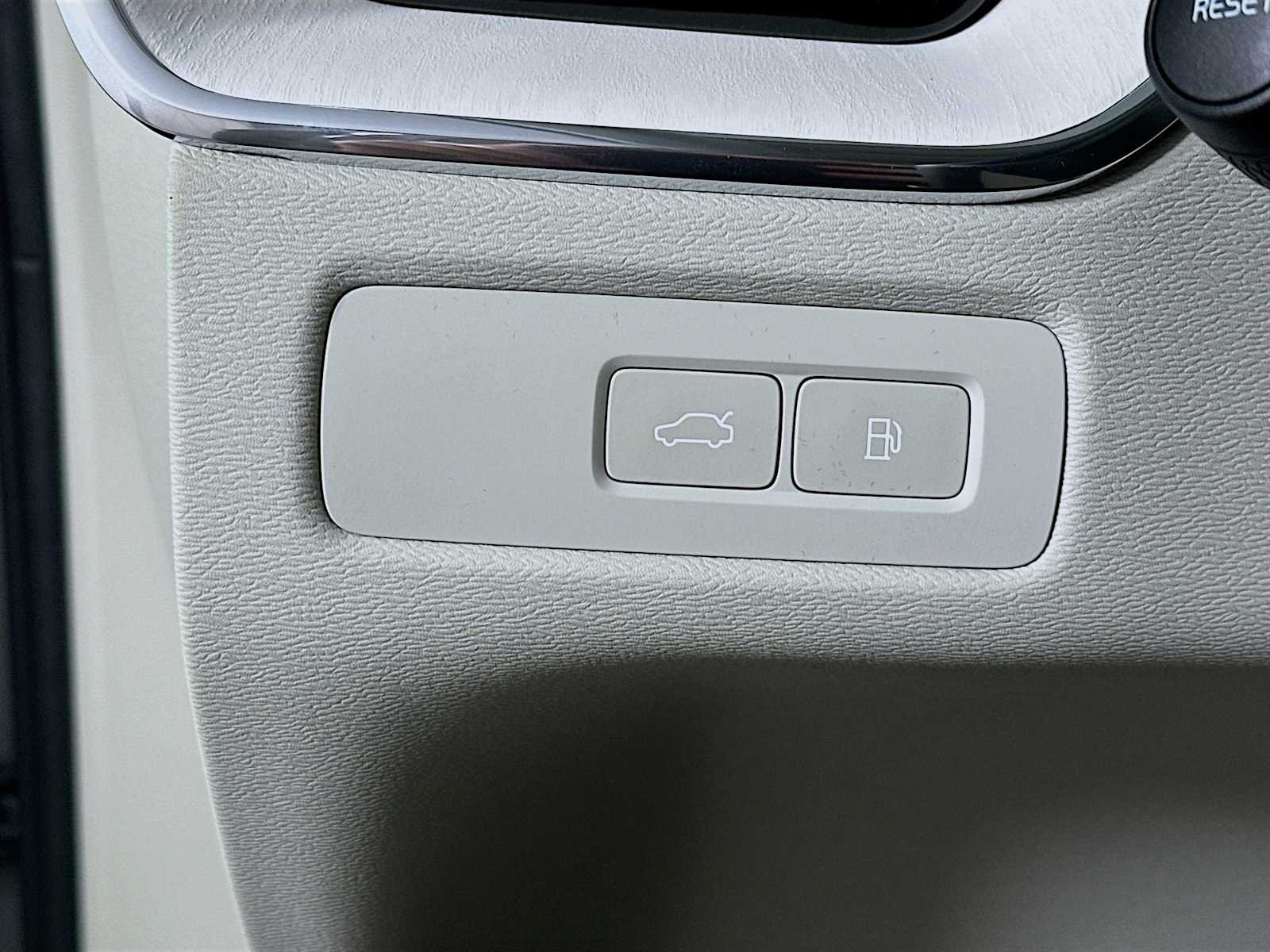 New 2026 Vapour Grey Volvo Ultra image 10