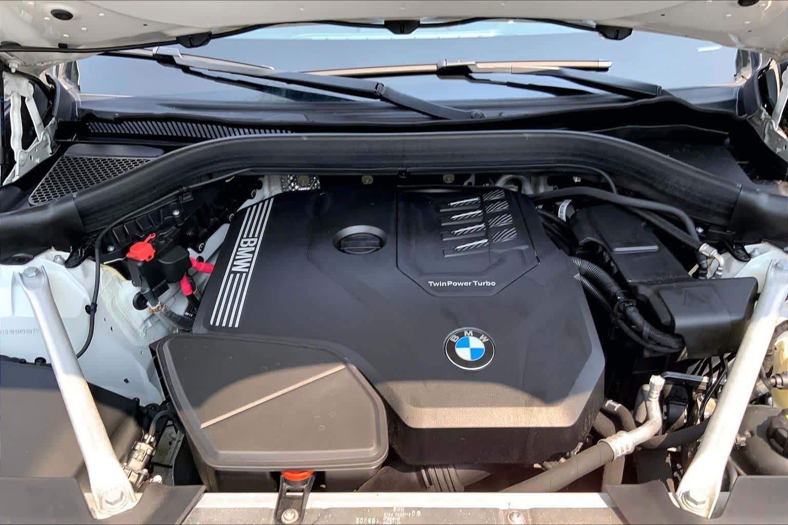 Used 2022 Alpine White BMW xDrive30i image 30