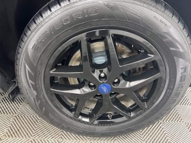 Used 2022 Agate Black Metallic Ford SEL image 10