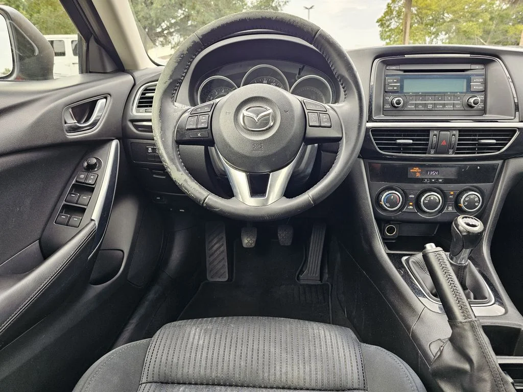 Used 2015 Red Mazda i Sport image 12