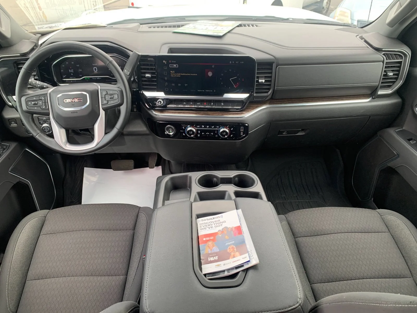 Used 2023 SUMMIT WHITE GMC Elevation image 15