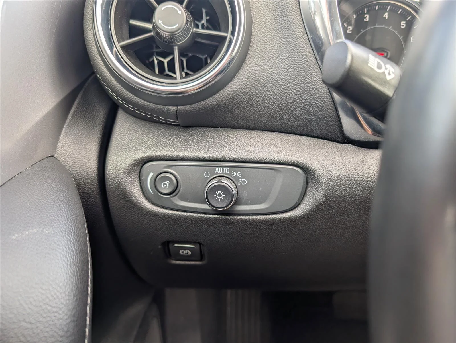 Used 2024 Sterling Gray Metallic Chevrolet 3LT image 24