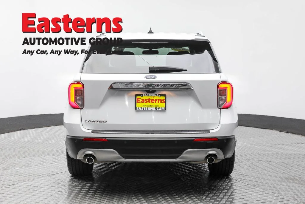 Used 2023 White Ford Limited image 6
