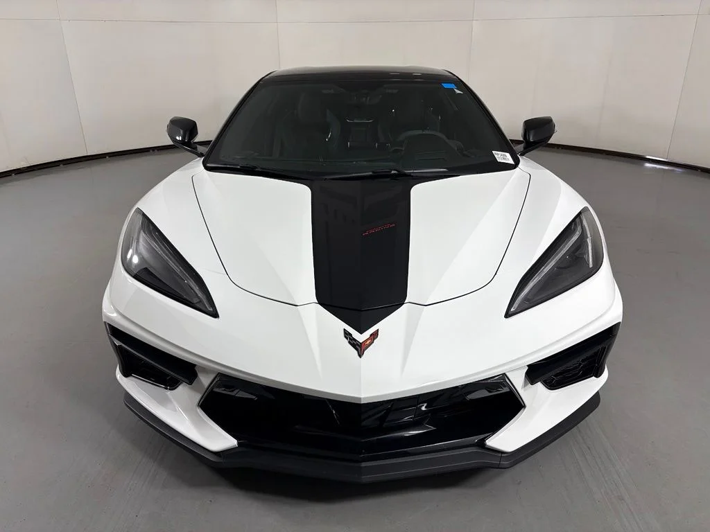 Used 2023 White Chevrolet Stingray image 4