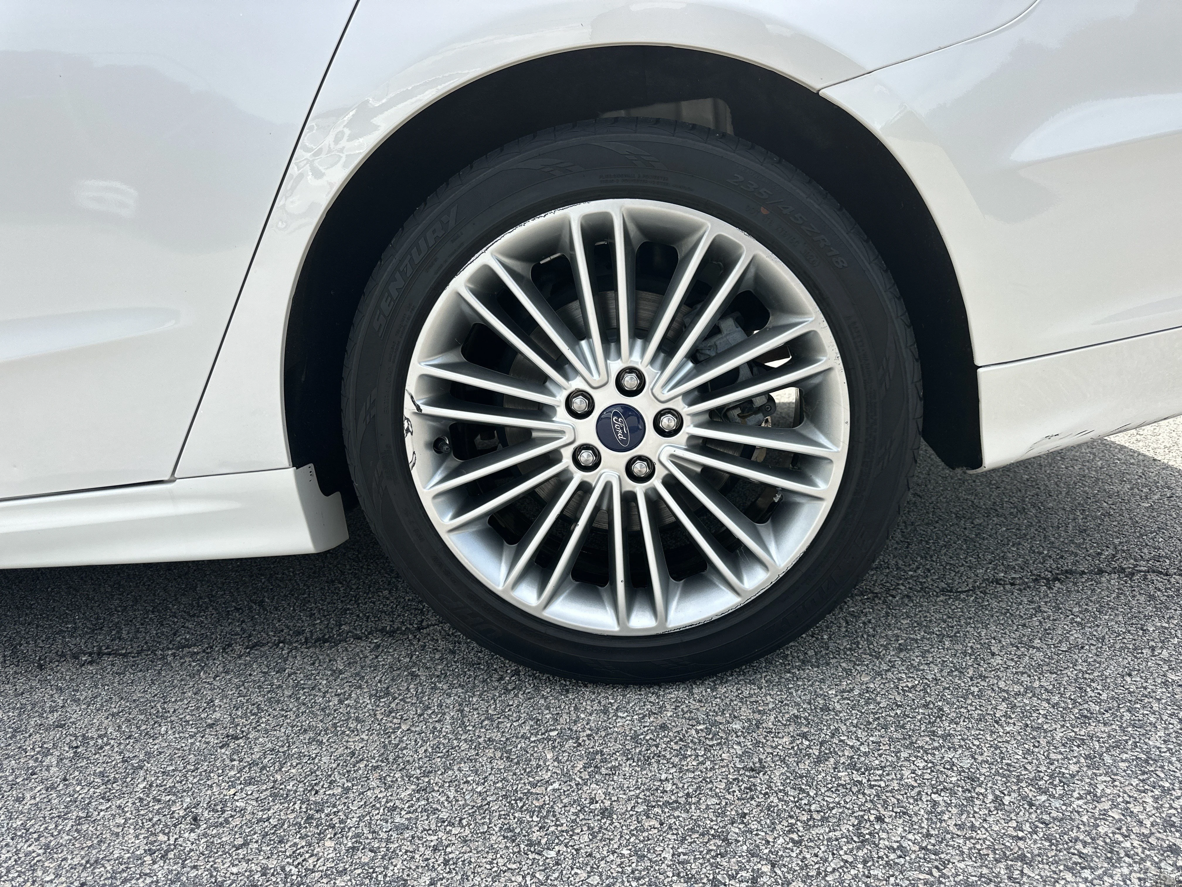 Used 2014 WHITE Ford SE image 19