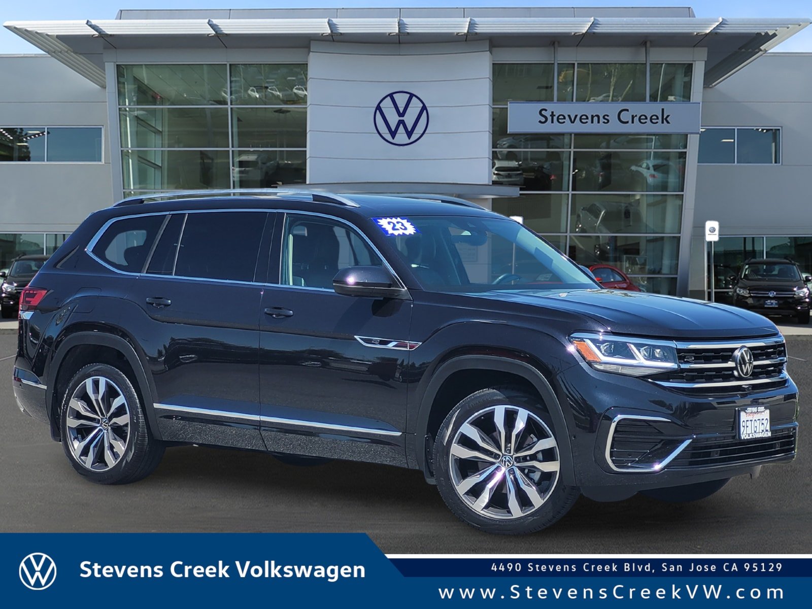 2023 Volkswagen Atlas 3.6L SEL Premium R-Line 4MOTION's photo