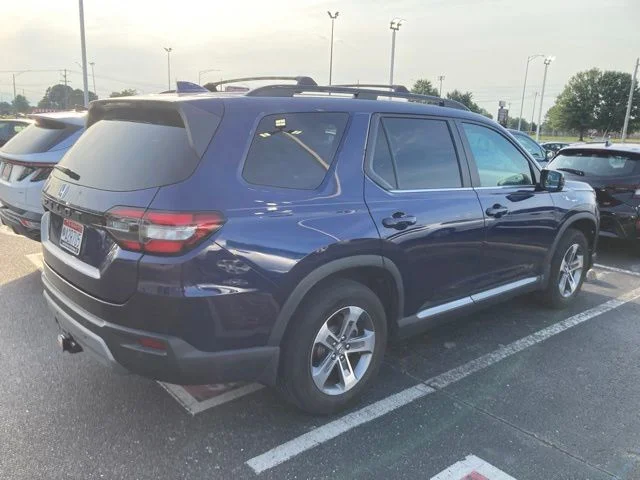 Used 2023 Blue Honda EX-L image 3