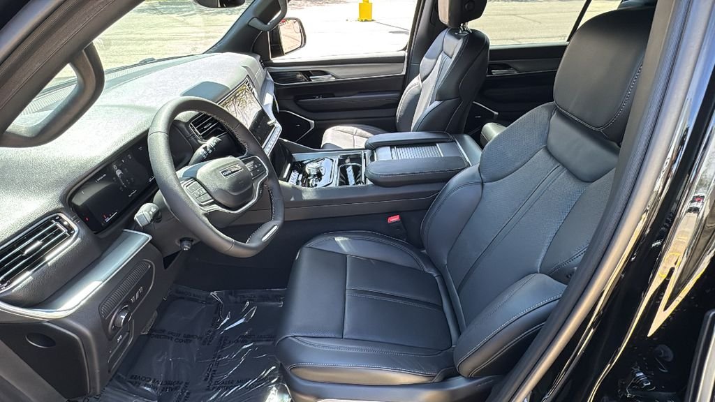 New 2026 High Gloss Black Exterior Paint Jeep Limited Altitude image 19