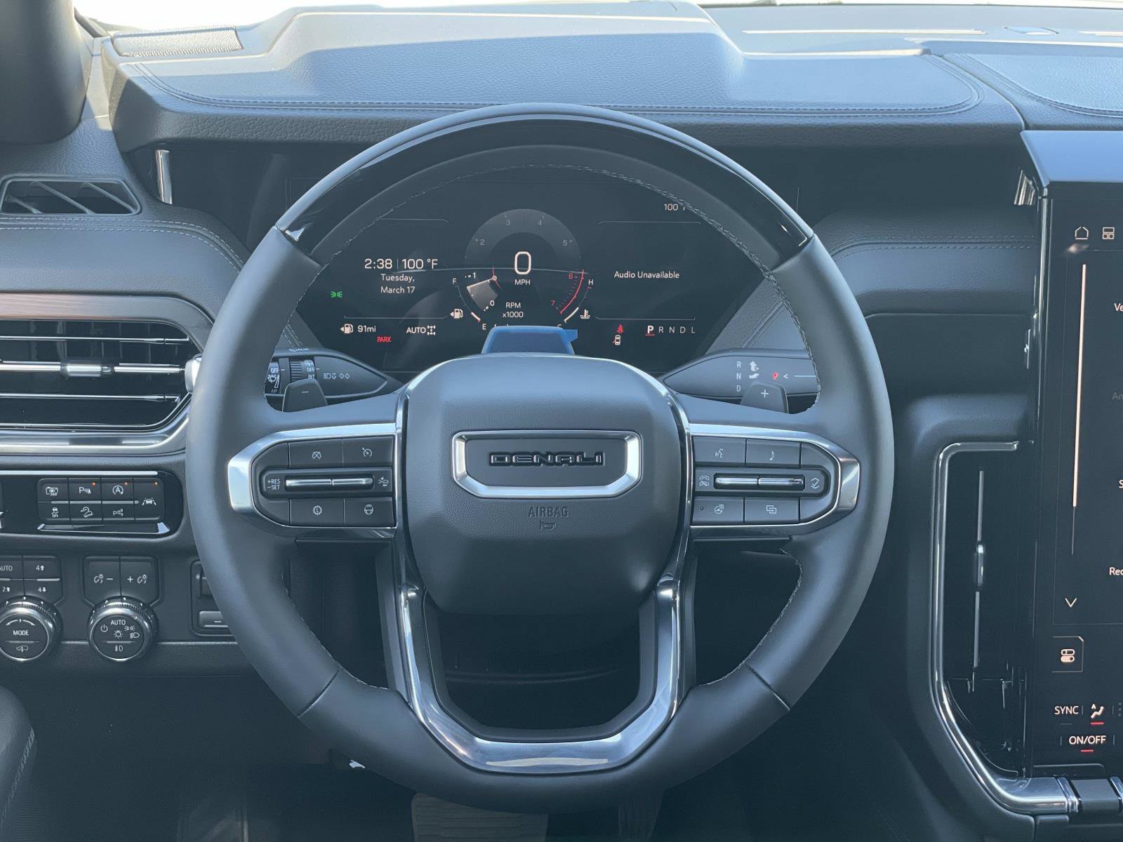 2026 GMC Yukon Denali - Photo 10