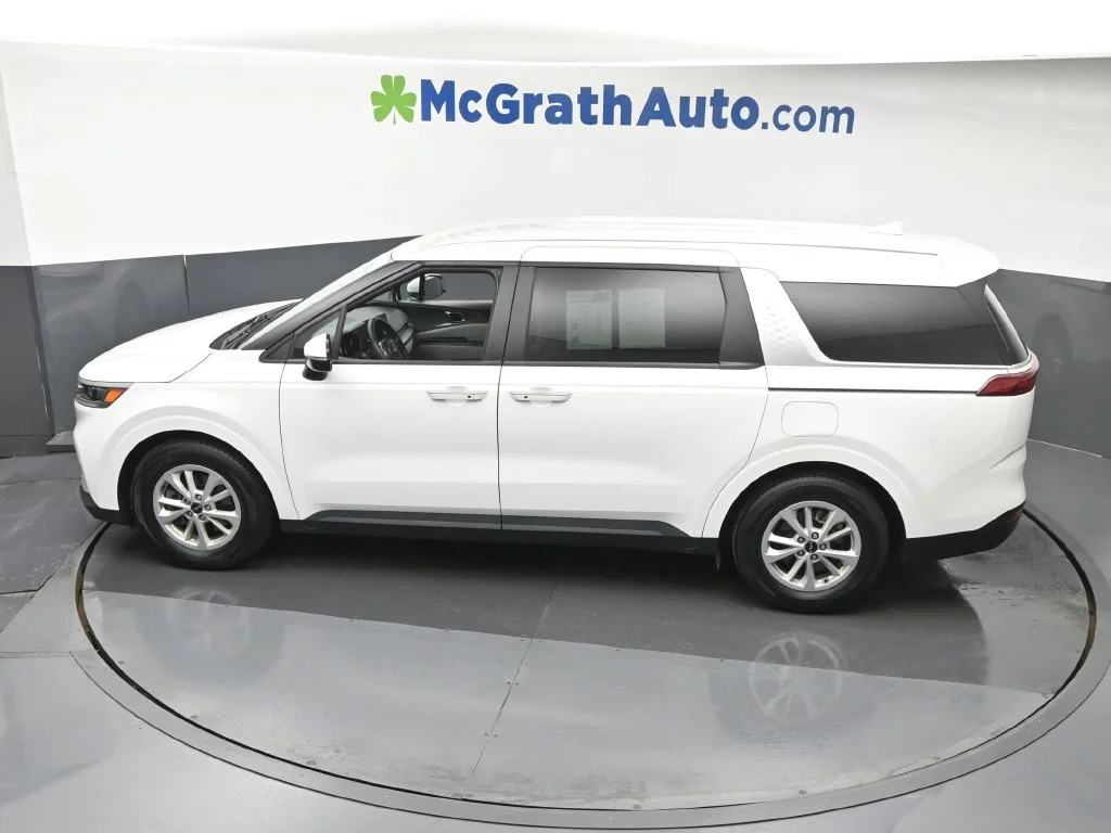 Used 2024 White Kia LX image 28