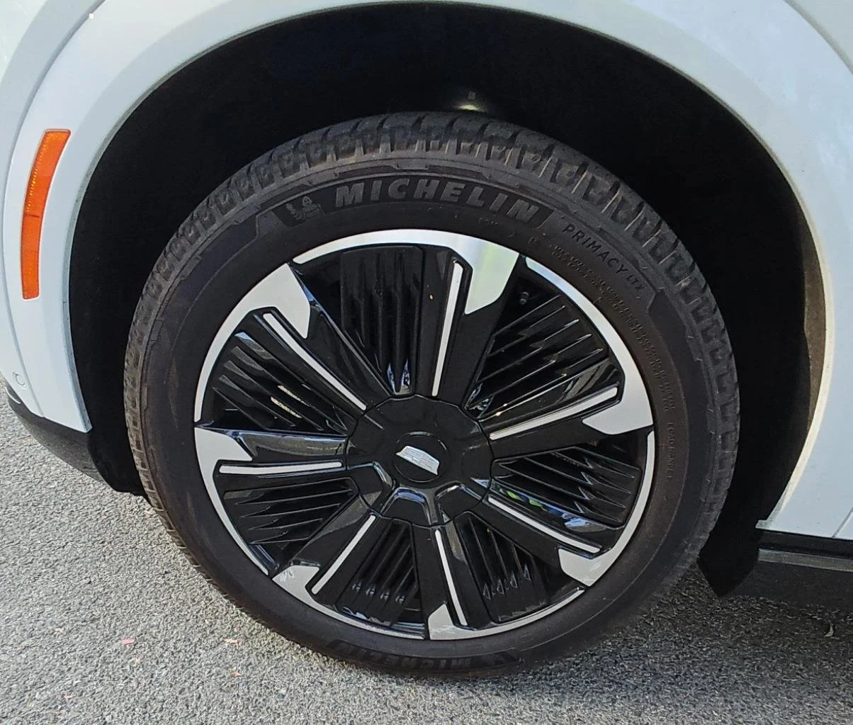 Used 2025 Summit White Cadillac Sport 1 image 26
