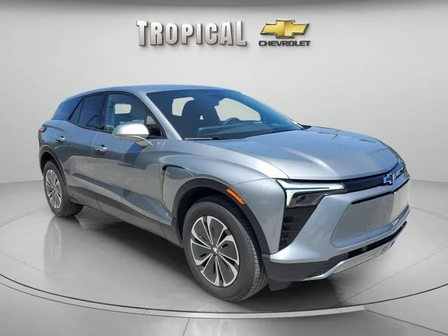 New 2025 Sterling Gray Metallic Chevrolet LT image 7