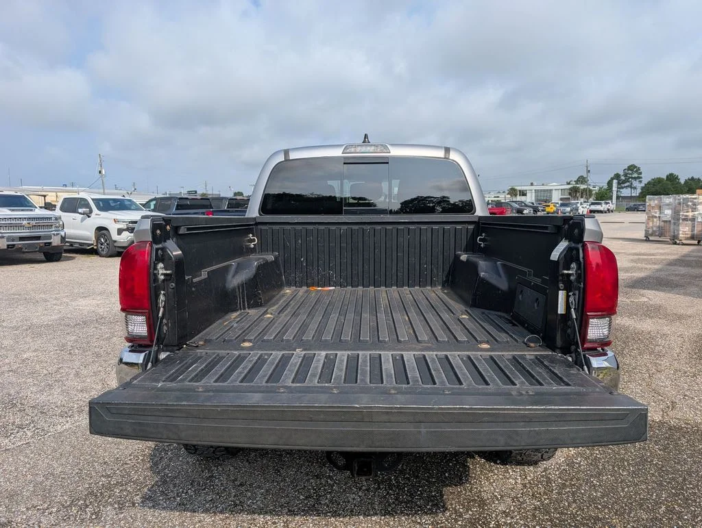 Used 2021 Silver Toyota SR5 image 33