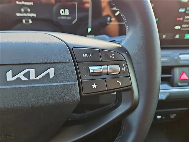 Used 2025 Interstellar Gray KIA EX (IVT) image 16