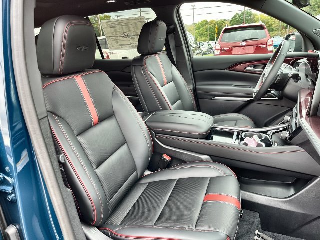 2027 Chevrolet Traverse photo 29 of 38
