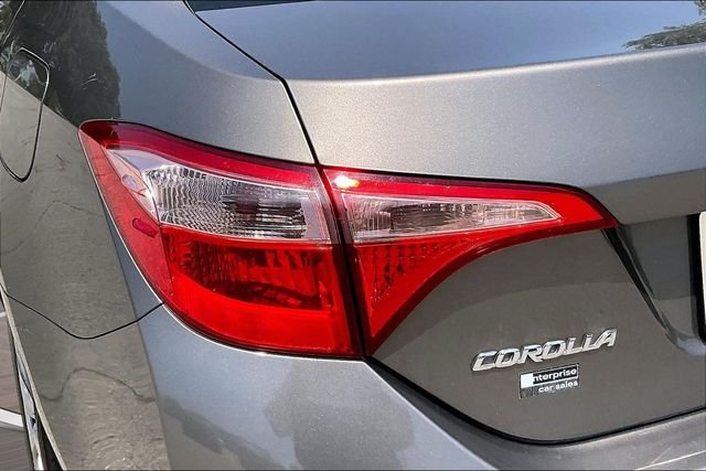 Used 2018 Gray Toyota LE image 28