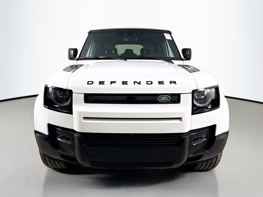 2025 Land Rover Defender V8 - Photo 2