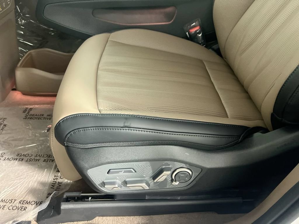 New 2026 Glacial White Pearl / Black Ro Kia GT-Line AWD image 15