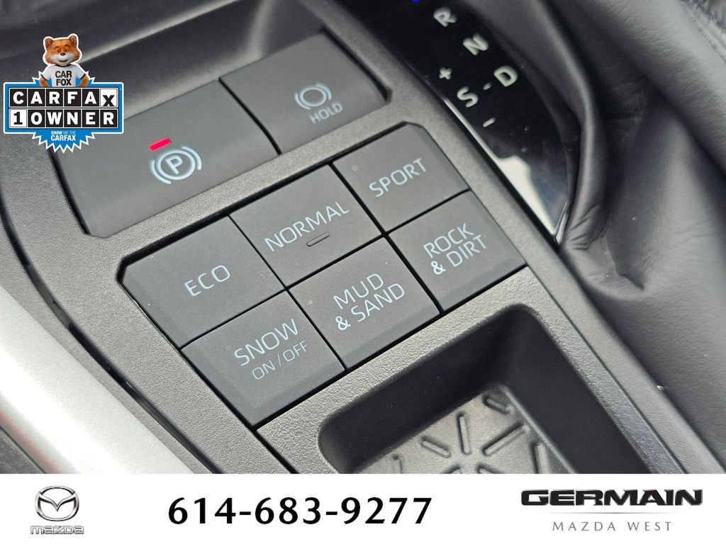 Used 2025 Beige Toyota XLE Premium image 33