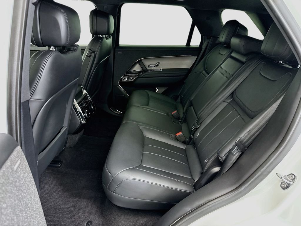 Certified Used 2025 Fuji White Land Rover Dynamic SE image 20