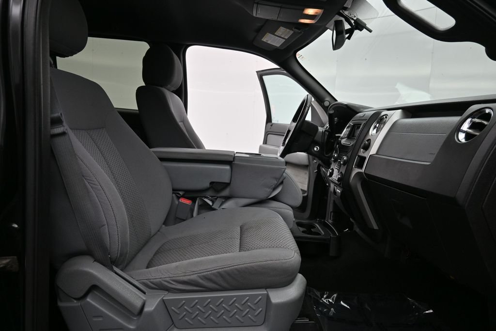 Used 2013  Ford XLT image 18