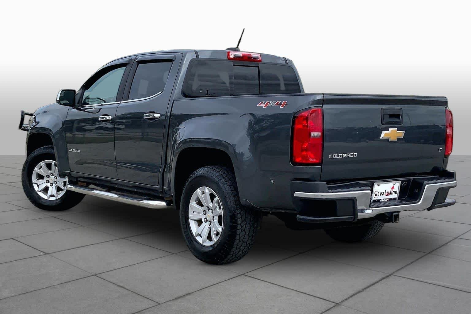 Used 2016 Cyber Gray Metallic Chevrolet 4WD LT image 12