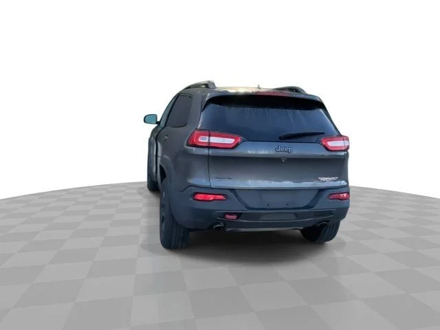 Used 2016 Gray Jeep Trailhawk image 7