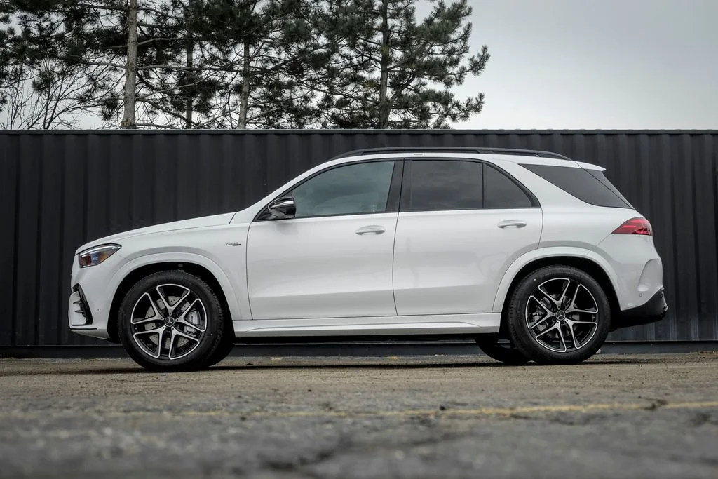 New 2026 Polar White Mercedes-Benz GLE 53 AMG® image 3