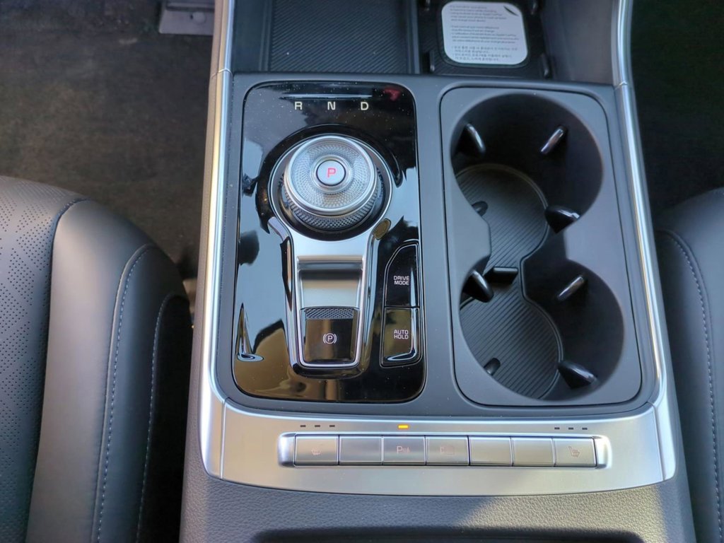 New 2026 Ivory Silver Kia EX image 22