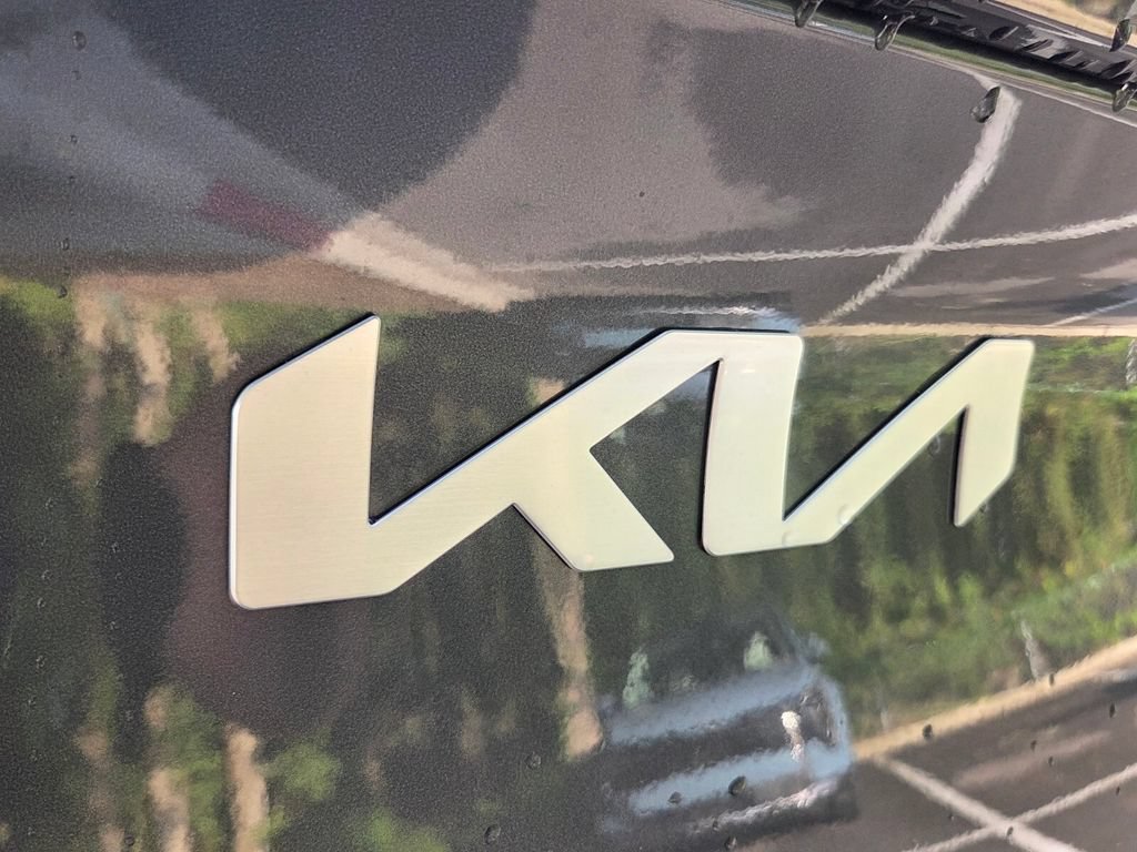 New 2027 Gravity Gray Kia SX Prestige image 15