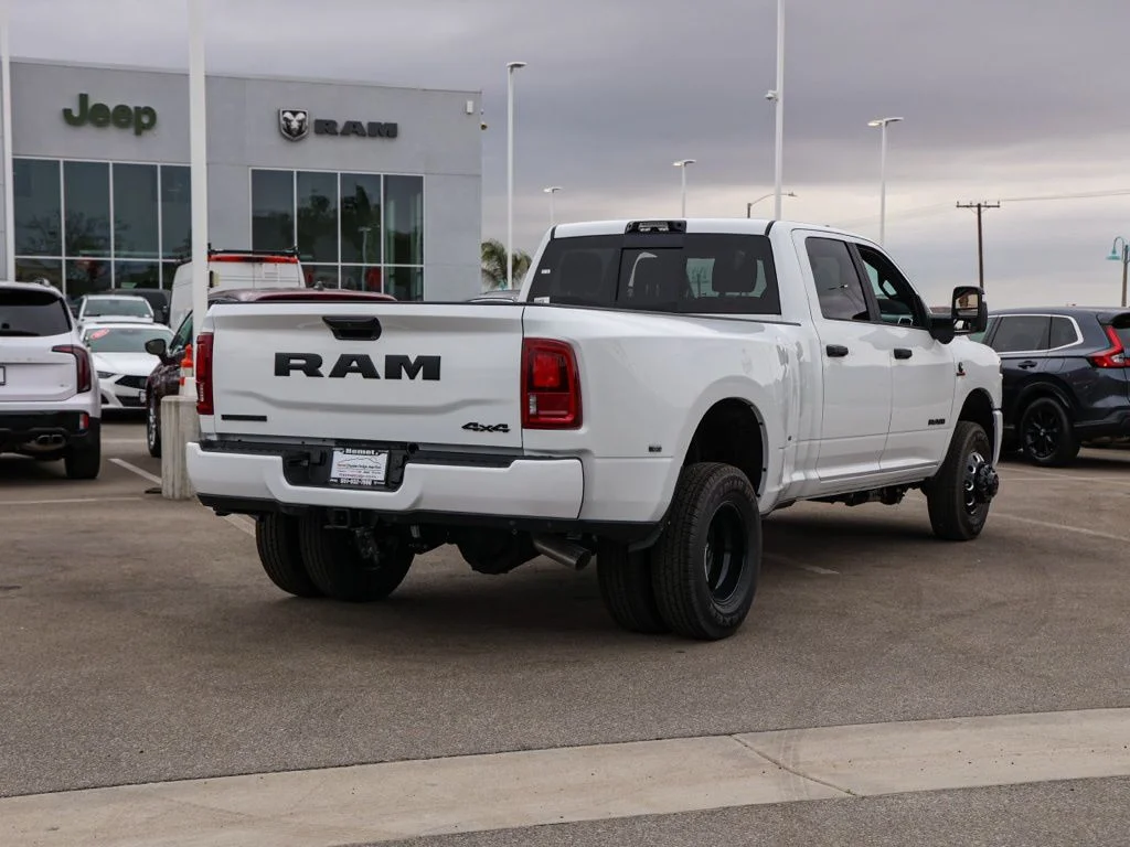 New 2026 Bright White Clear-Coat Exterior Paint RAM Big Horn Night Edition image 4