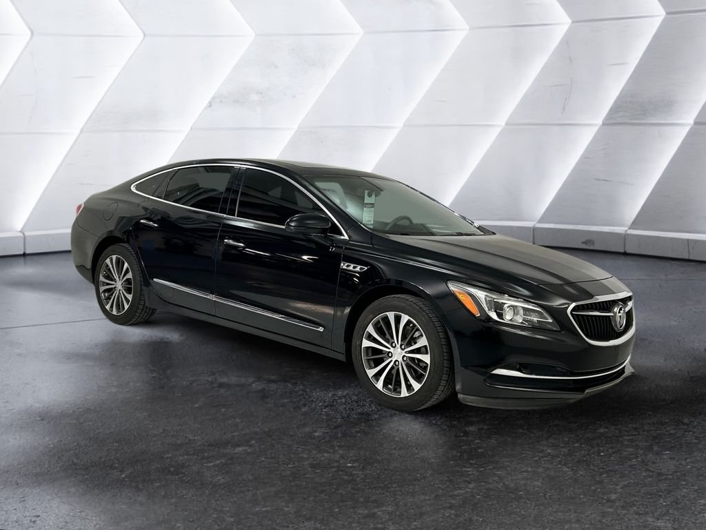 2017 Buick LaCrosse Essence's photo
